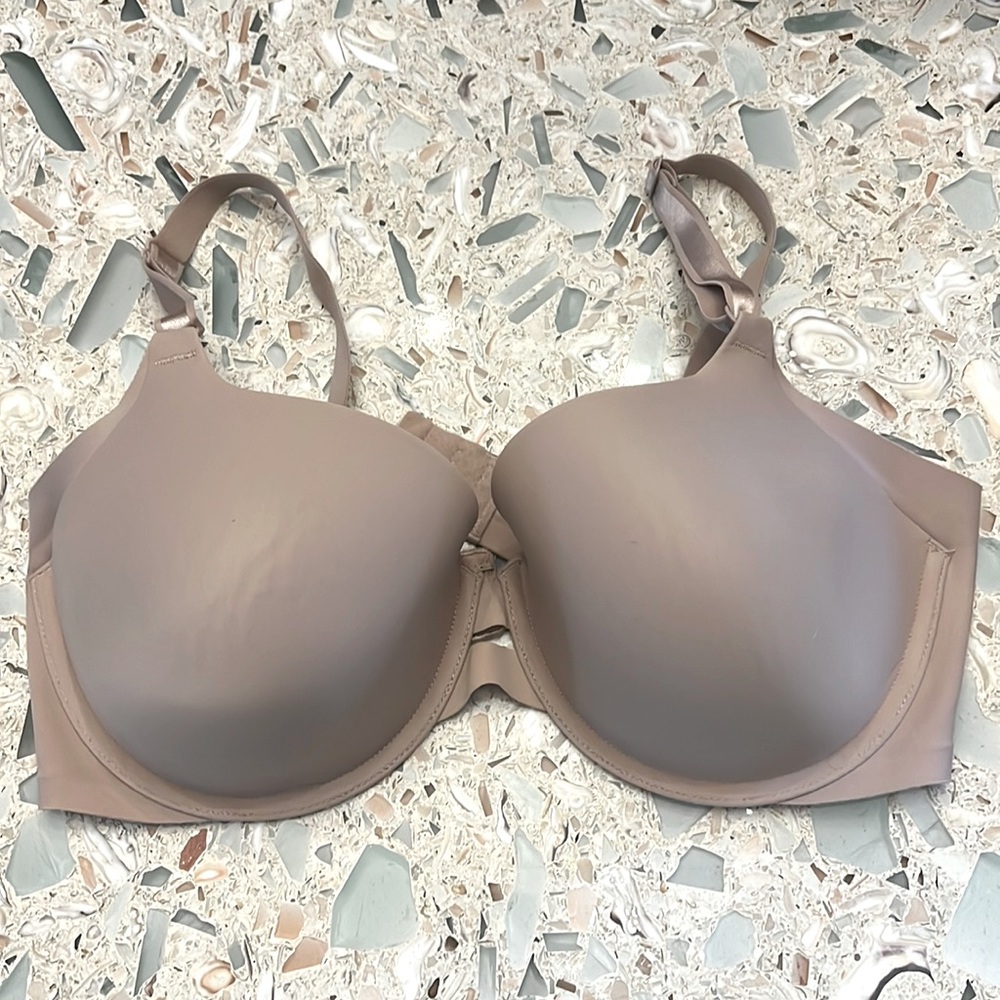 Never worn Warner‘s 38C bra 10 tan